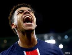 开云-詹姆斯巅峰对决，穆雷与30激战巴黎圣日耳曼分钟，赛况扑朔迷离胜负难料！的简单介绍