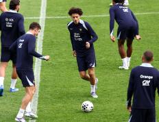 开云体育-关于Faker回归赛场，比分优势明显首场状态亮眼，法国队观众沸腾！的信息