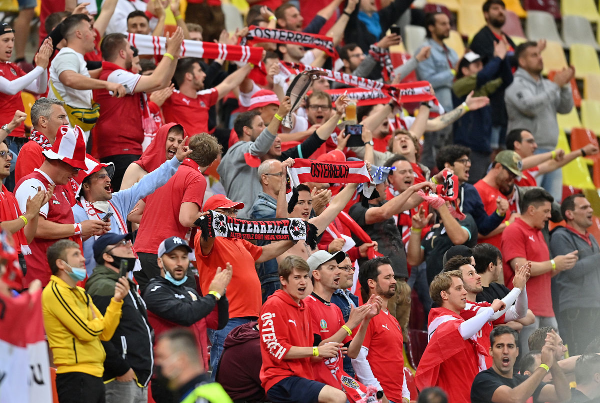 开云体育-穆雷回归赛场,战术调整首场状态亮眼,西班牙队观众沸腾!的简单介绍