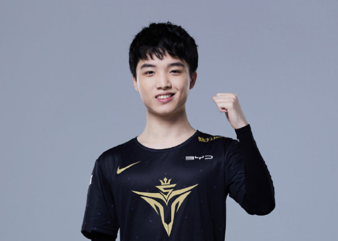 开云体育-Uzi迎来十五赛季高光表现,G2球迷沸腾!的简单介绍