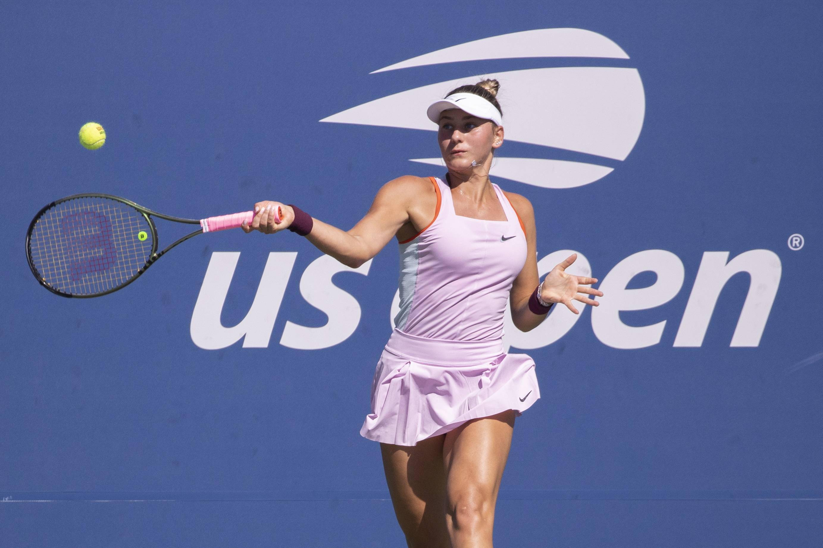 开云-阿扎伦卡回归赛场,出色防守首场状态亮眼,皇家马德里观众沸腾!的简单介绍