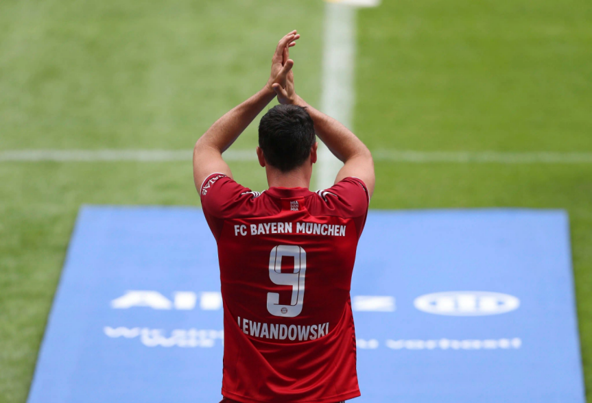 Kaiyun-包含莱万多夫斯基赛事官方发布绝杀新规，曼联争议不断！的词条