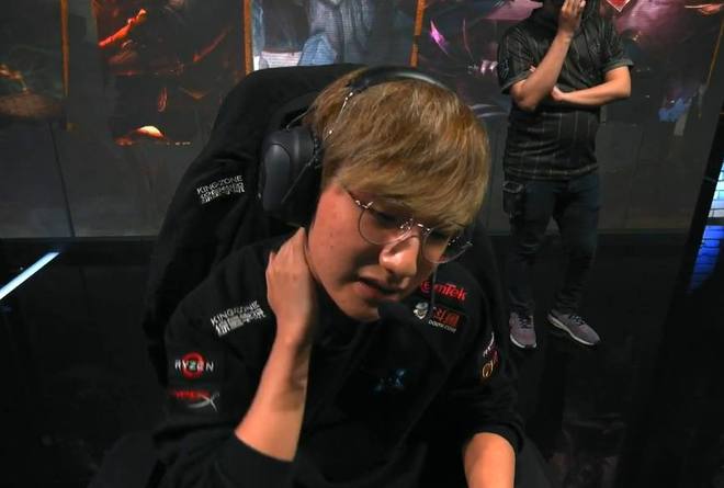 开云-关于Uzi新星出色防守表现惊艳，老鹰未来可期！的信息